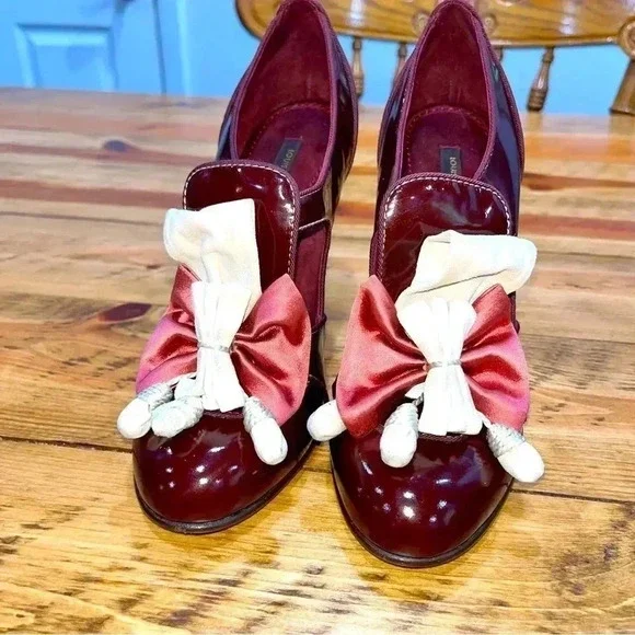 Louis Vuitton Balmoral Bordeaux Tassel heels wine patent leather, coquette girl - Picture 3 of 14